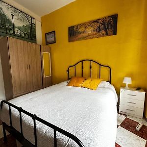 Camera economica con letto king size